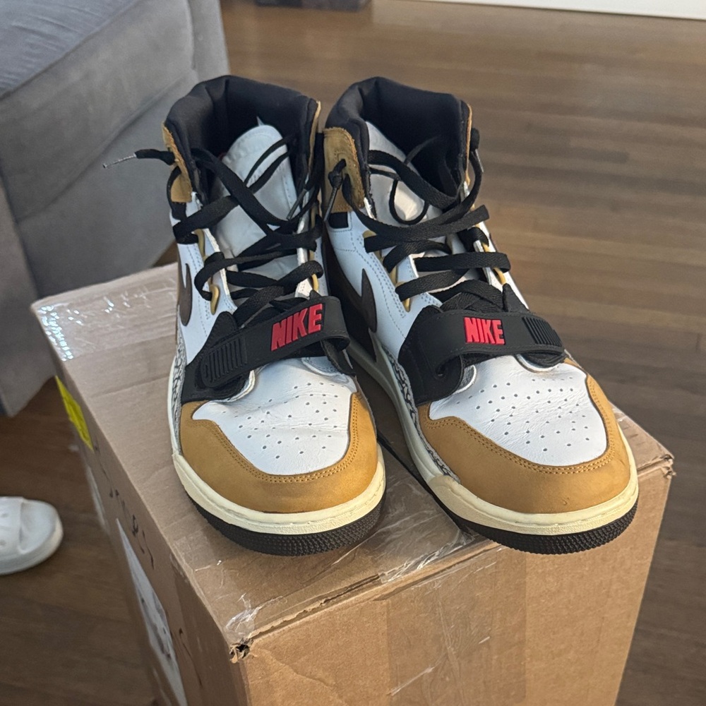 Nike Men's High-Top Sneakers in White, Brown, Tan, Black - Picture 2 of 6
